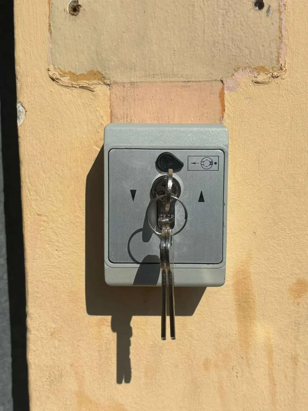 Motorisation de rideau métallique à Marseille 16